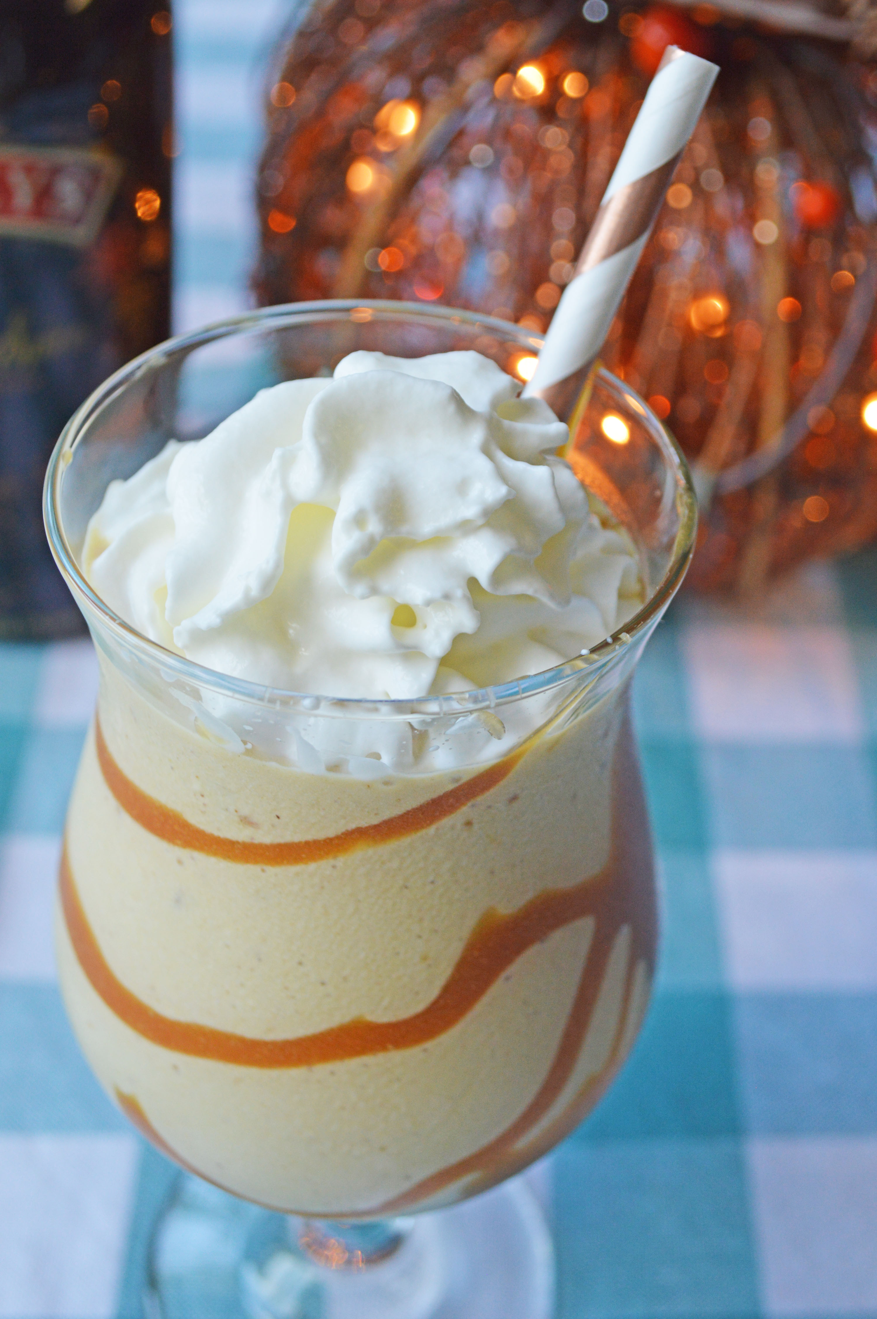 pumpkin spice mudslide with pumpkin spice baileys