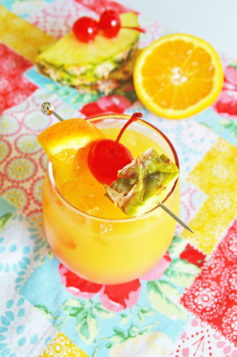 Bahama Mama Cocktail