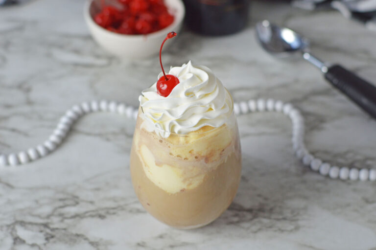 Boozy Baileys Floats